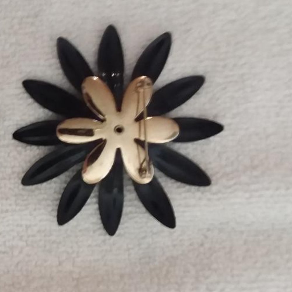 Black Flower Brooch/Pin - Picture 2 of 2